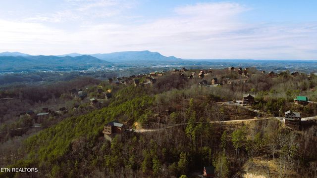 Red Bone Way, Sevierville, TN 37876