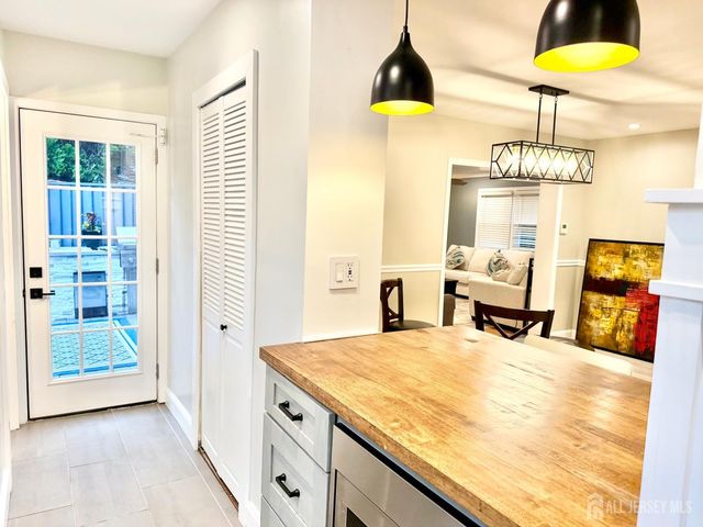 27 Brookside Road, Spotswood, NJ 08884