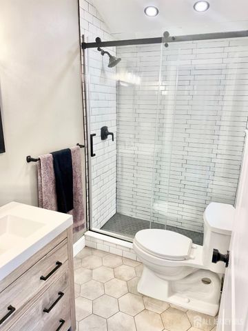 27 Brookside Road, Spotswood, NJ 08884