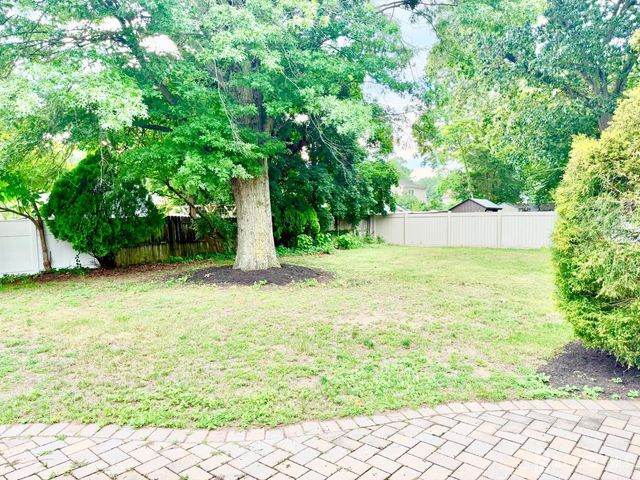 27 Brookside Road, Spotswood, NJ 08884