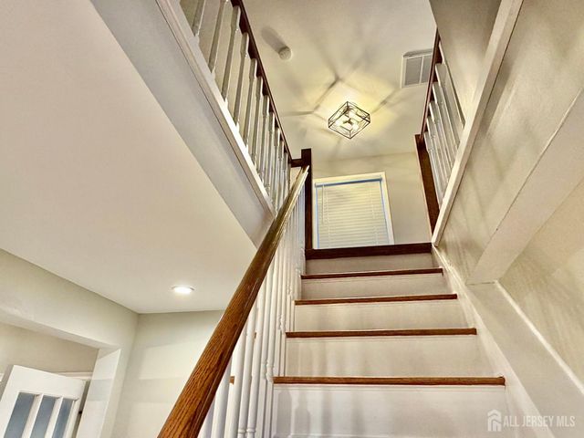 27 Brookside Road, Spotswood, NJ 08884