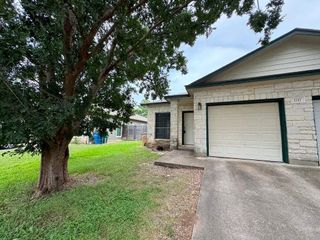 1717 Constantino CIR A, Austin, TX 78745