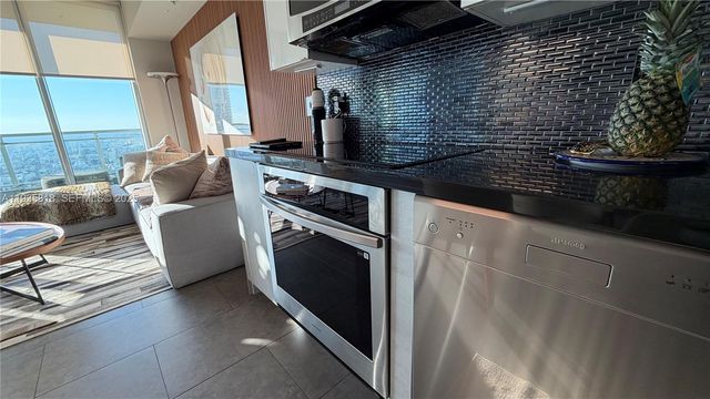 92 SW 3rd St 3607, Miami, FL 33130