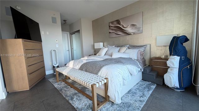 92 SW 3rd St 3607, Miami, FL 33130