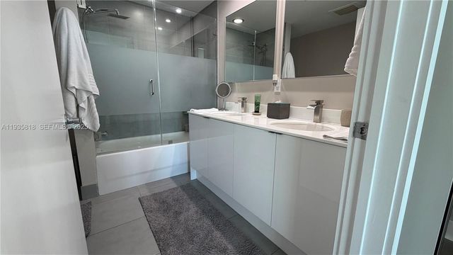 92 SW 3rd St 3607, Miami, FL 33130