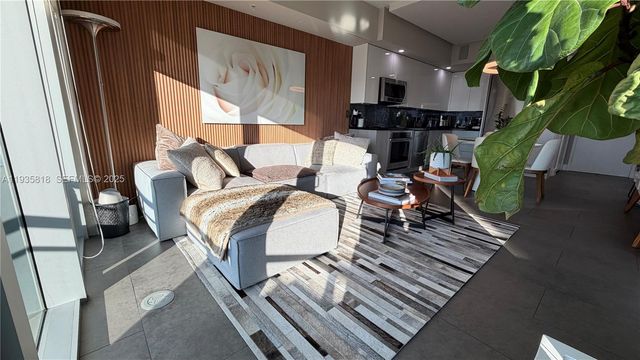 92 SW 3rd St 3607, Miami, FL 33130