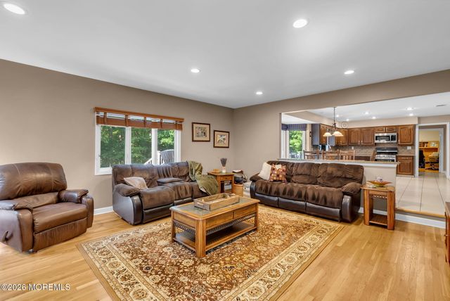 46 Heather Drive, Manalapan, NJ 07726