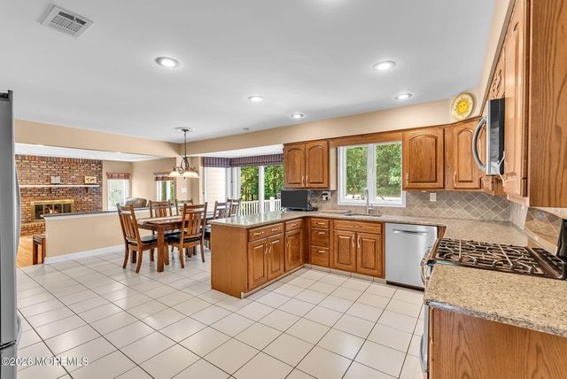 46 Heather Drive, Manalapan, NJ 07726