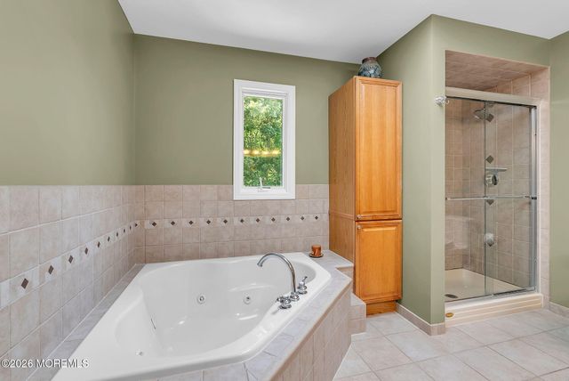 46 Heather Drive, Manalapan, NJ 07726