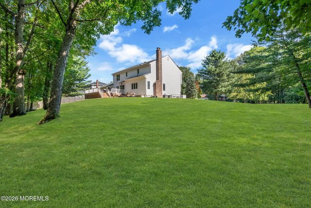 46 Heather Drive, Manalapan, NJ 07726