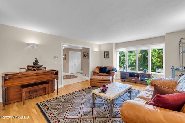 46 Heather Drive, Manalapan, NJ 07726
