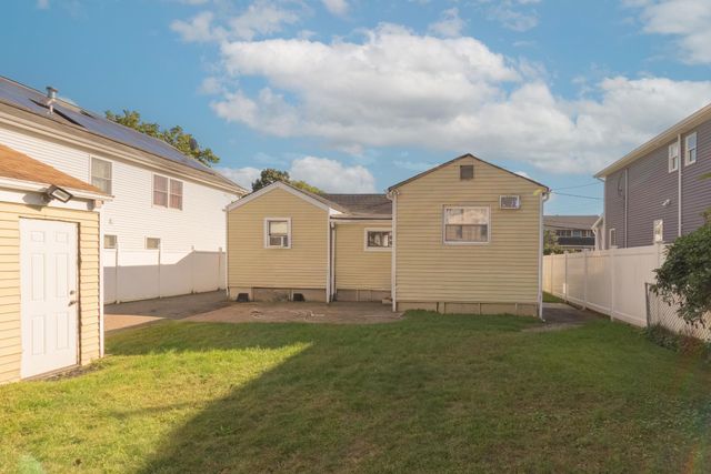 130 ERIE ST, Dumont, NJ 07628