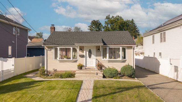 130 ERIE ST, Dumont, NJ 07628