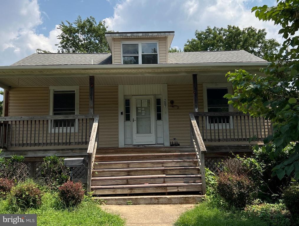 207 S ROCK GLEN RD, Baltimore, MD 21229