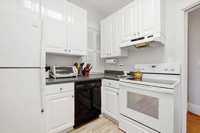 520 Beacon St 2F, Boston, MA 02215