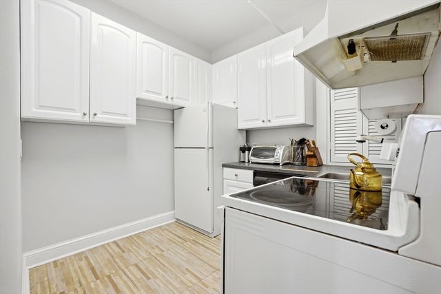 520 Beacon St 2F, Boston, MA 02215