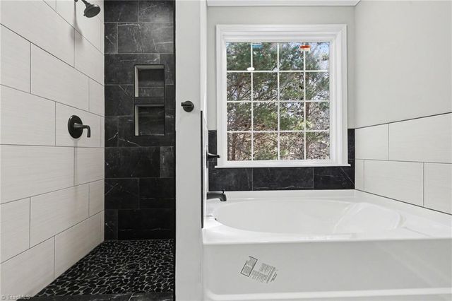 411 Motif Lane, Winston-salem, NC 27107