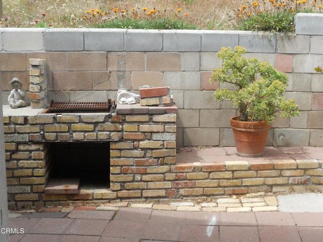 841 Valley Road, Moorpark, CA 93021