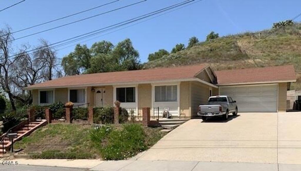 841 Valley Road, Moorpark, CA 93021