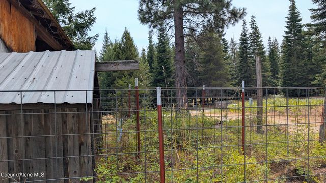 97 Leelah Ln, Bonners Ferry, ID 83805