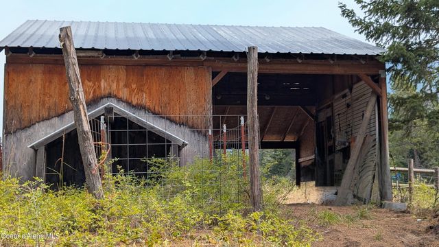 97 Leelah Ln, Bonners Ferry, ID 83805