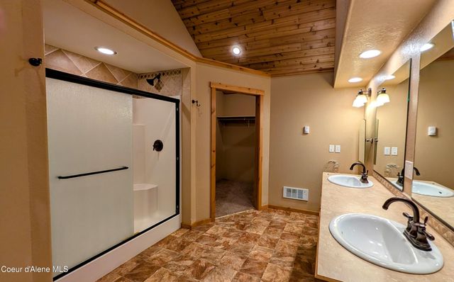 97 Leelah Ln, Bonners Ferry, ID 83805