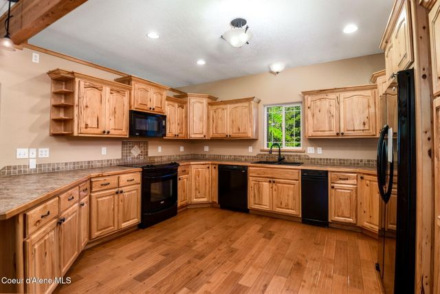 97 Leelah Ln, Bonners Ferry, ID 83805