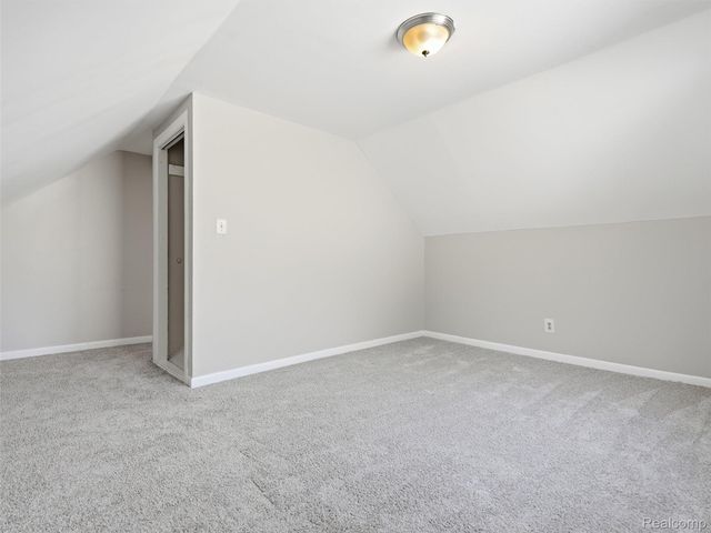 1761 E Evelyn Avenue, Hazel Park, MI 48030