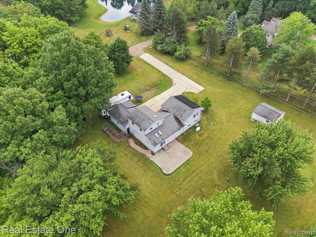 3697 W Lakeshore Drive, Lapeer, MI 48446