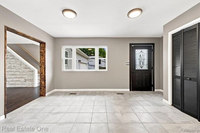 3697 W Lakeshore Drive, Lapeer, MI 48446