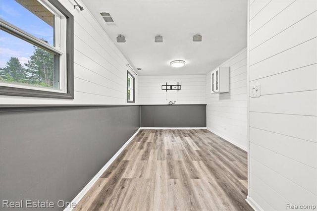 3697 W Lakeshore Drive, Lapeer, MI 48446