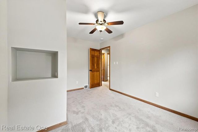 3697 W Lakeshore Drive, Lapeer, MI 48446