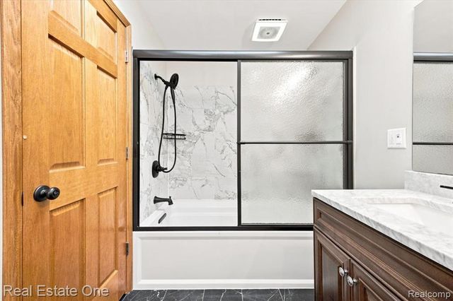 3697 W Lakeshore Drive, Lapeer, MI 48446