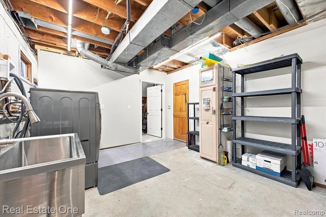 3697 W Lakeshore Drive, Lapeer, MI 48446