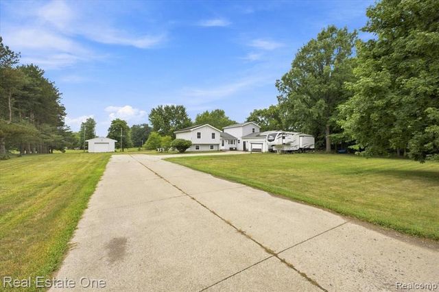 3697 W Lakeshore Drive, Lapeer, MI 48446
