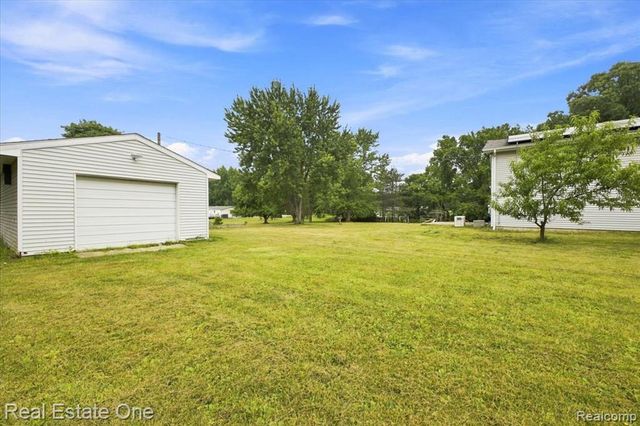 3697 W Lakeshore Drive, Lapeer, MI 48446
