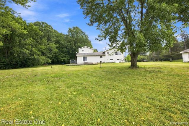 3697 W Lakeshore Drive, Lapeer, MI 48446