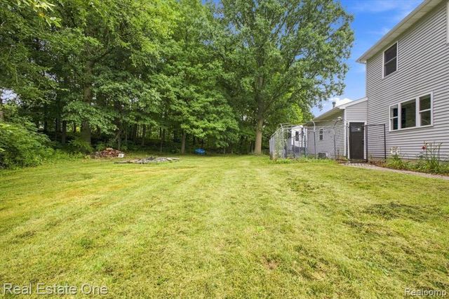 3697 W Lakeshore Drive, Lapeer, MI 48446