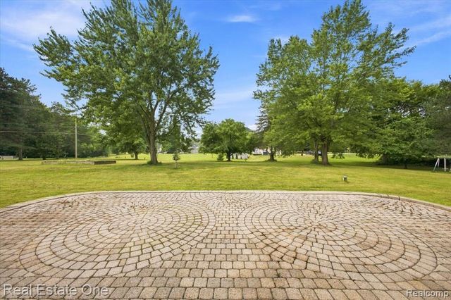 3697 W Lakeshore Drive, Lapeer, MI 48446