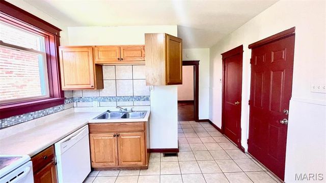 4566 Loughborough Avenue, St Louis, MO 63116