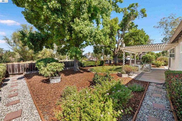 1596 Heather Lane, Livermore, CA 94551