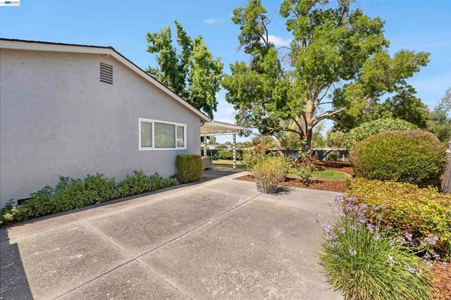 1596 Heather Lane, Livermore, CA 94551