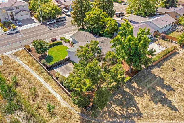 1596 Heather Lane, Livermore, CA 94551