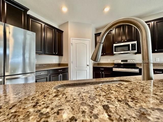 1317 OAK POND STREET, Ruskin, FL 33570