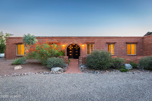 6062 N Camino Arizpe, Tucson, AZ 85718