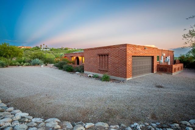 6062 N Camino Arizpe, Tucson, AZ 85718