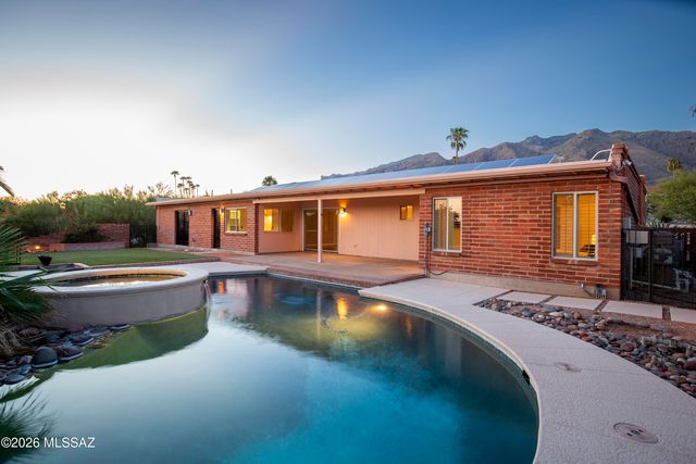 6062 N Camino Arizpe, Tucson, AZ 85718