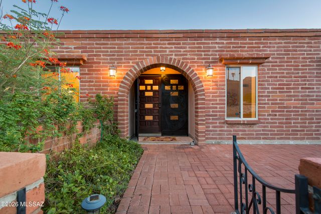 6062 N Camino Arizpe, Tucson, AZ 85718