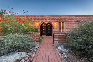 6062 N Camino Arizpe, Tucson, AZ 85718