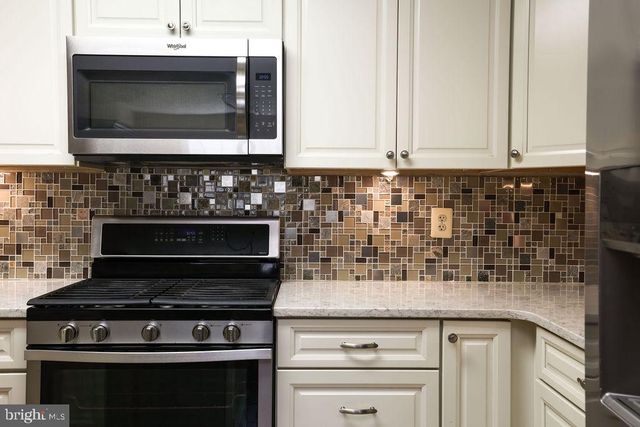 113 PINE OAK BLVD, Barnegat, NJ 08005